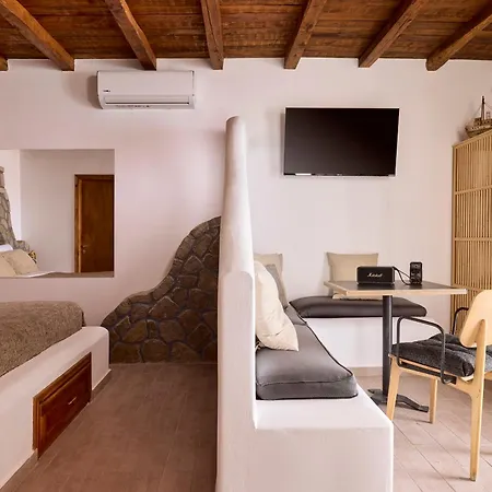 Infinito Boathouse Milos *